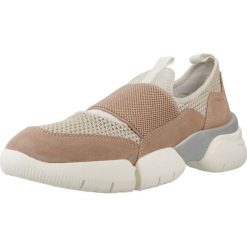 Buty GEOX D ADACTER W Nago. Czerwone obuwie trekkingowe damskie Geox, z tkaniny, bez zapięcia. Za 382.99 zł.