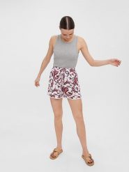 Vero Moda Szorty "Peace" w kolorze bordowo-białym rozmiar: XS. Białe szorty damskie Vero Moda, bez wzorów, z wiskozy, z podwyższonym stanem. Za 30.71 zł.