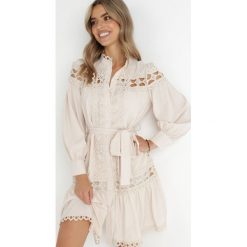 Jasnobeżowa Sukienka Koszulowa Semiphae. Brązowe sukienki damskie Born2be, z aplikacjami, eleganckie, bez ramiączek. W wyprzedaży za 212.49 zł.