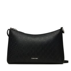 Torebka Calvin Klein. Czarne listonoszki damskie Calvin Klein, bez wzorów, bez dodatków. Za 239.99 zł.