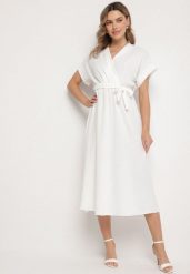 Biała Sukienka o Rozkloszowanym Kroju z Wiązanym Paskiem Sepelina. Białe sukienki damskie Born2be, bez wzorów, eleganckie, bez ramiączek. Za 89.99 zł.