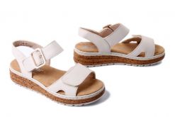 RIEKER 62760-60 beige, sandały damskie. Brązowe sandały damskie Rieker, bez wzorów, bez obcasa, bez zapięcia. Za 223.93 zł.