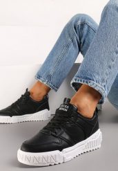 Czarne Sneakersy Delephone. Czarne obuwie sportowe damskie Born2be, przed kostkę, bez zapięcia. Za 79.99 zł.