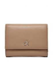 Calvin Klein Portfel Ck Daily Medium Trifold_Pbl K60K612851 Beżowy. Brązowe portfele damskie Calvin Klein, bez wzorów, ze skóry. Za 159.99 zł.