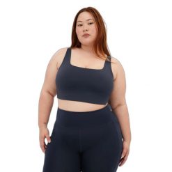 Kobiałka z kwadratowym dekoltem Girlfriend Collective Tommy. Niebieskie biustonosze sportowe damskie GIRLFRIEND COLLECTIVE, bez wzorów. Za 257.00 zł.