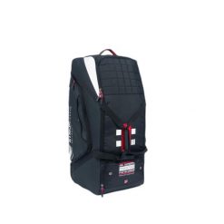 Torba na kółkach Gray-Nicolls Classic Prestige. Czarne torby podróżne GRAY-NICOLLS, bez wzorów. Za 680.50 zł.