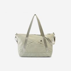 Torba sportowa Decathlon 28 litrów. Zielone torby sportowe Decathlon, bez wzorów, z materiału. Za 99.99 zł.