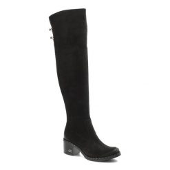 Czarne Kozaki Carinii Skórzane Buty Na Obcasie. Czarne kozaki damskie Carinii, z nubiku, bez obcasa, na obcasie, bez zapięcia. Za 409.00 zł.