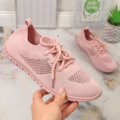 Buty sportowe damskie ażurowe pudrowy róż News 1020. Czerwone obuwie sportowe casual damskie NEWS, z materiału, bez zapięcia. Za 49.50 zł.