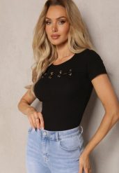 Czarna Bluzka z Bawełny Ozdobiona Wycięciami i Splotem przy Dekolcie Galanettia. Czarne bluzki damskie Renee, bez wzorów, z bawełny, eleganckie, bez kołnierzyka, bez ramiączek. Za 49.99 zł.