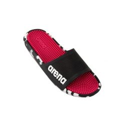 Klapki Arena Marco na basen. Czerwone klapki damskie Arena, bez wzorów, bez obcasa, bez zapięcia. Za 136.70 zł.