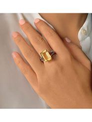 Les Petites Précieuses Srebrny pierścionek z cytrynem i cyrkonią rozmiar: 52. Szare pierścionki damskie Les Petites Précieuses, z cyrkonią, srebrne. Za 377.74 zł.