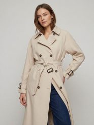 MOSS COPENHAGEN Trencz "Antonella" w kolorze beżowym rozmiar: S/M. Brązowe płaszcze damskie Moss Copenhagen, m, bez wzorów, z tkaniny, bez kaptura. Za 407.53 zł.