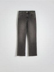 Jeansy straight - szary. Szare jeansy damskie Reserved. W wyprzedaży za 59.99 zł.