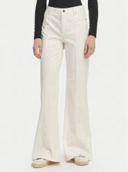 Guess Jeans Spodnie materiałowe W6RA0R WJ051 Kremowy Regular Fit. Białe spodnie materiałowe damskie Guess Jeans, z aplikacjami, z bawełny. Za 336.99 zł.