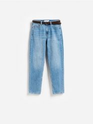 Jeansy mom slim z paskiem - niebieski. Niebieskie jeansy damskie Reserved. Za 139.99 zł.