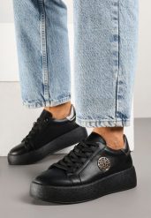 Czarne Skórzane Sneakersy z Metaliczną Ozdobą Halarila. Czarne obuwie sportowe damskie Born2be, z jeansu, bez zapięcia. Za 179.99 zł.