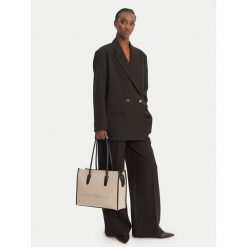 Torebka Coccinelle. Brązowe shopper bag Coccinelle, bez dodatków. Za 1,399.99 zł.