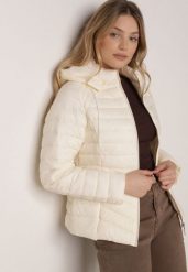 Jasnobeżowa Klasyczna Kurtka Przejściowa z Pikowaniem i Odpinanym Kapturem Pretiella. Brązowe kurtki damskie Born2be, l, bez wzorów, z jeansu. Za 119.99 zł.