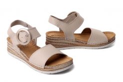 Inblu RV-2KU 002 Beżowy, sandały damskie. Brązowe sandały damskie Inblu, bez wzorów, bez obcasa, na koturnie, bez zapięcia. Za 116.90 zł.