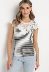 Biało-Czarny Bawełniany T-shirt z Prążkowanej Dzianiny Ozdobiony Koronką Liasilo. Białe t-shirty damskie Born2be, m, bez wzorów, z bawełny, bez kołnierzyka. Za 39.99 zł.