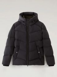 Woolrich Kurtka puchowa w kolorze czarnym rozmiar: XXL. Czarne kurtki damskie Woolrich, xxl, bez wzorów, z puchu, bez kaptura. Za 1,098.17 zł.