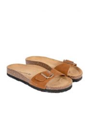 BABUNKERS Family Skórzane klapki w kolorze jasnobrązowym rozmiar: 40. Brązowe klapki damskie BABUNKERS Family, bez wzorów, ze skóry, z otwartym noskiem, bez obcasa, bez zapięcia. Za 65.38 zł.