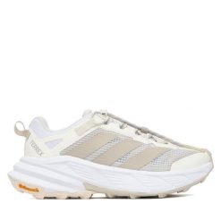 Trekkingi adidas. Białe obuwie trekkingowe damskie Adidas, z gore-texu, bez zapięcia. Za 616.99 zł.
