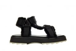 Sandały Emu Raven Black 119160, Czarny, Futro naturalne - 40. Czarne sandały damskie EMU, bez wzorów, z futra, bez obcasa, bez zapięcia. W wyprzedaży za 179.10 zł.