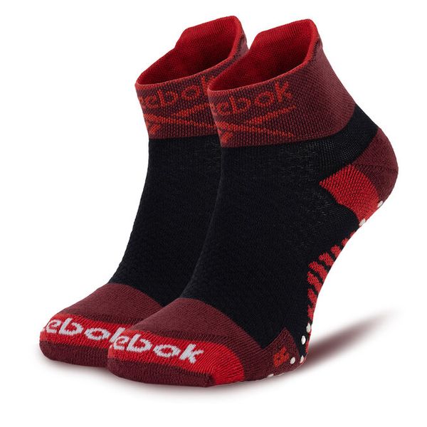 Skarpety krótkie Reebok. Czerwone skarpetki damskie Reebok, bez wzorów. Za 44.99 zł.