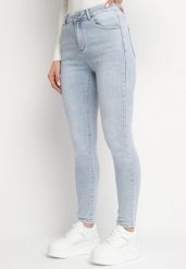 Niebieskie Jeansy Slim Fit z Wysokim Stanem i Ozdobnym Haftem z Sercem Aravira. Niebieskie jeansy damskie Born2be, bez wzorów, z jeansu. Za 84.99 zł.
