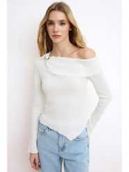 Trendyol Bluzka w kolorze kremowym rozmiar: L. Brązowe bluzki damskie Trendyol, l, bez wzorów, z bawełny, z asymetrycznym kołnierzem, bez ramiączek. Za 86.99 zł.