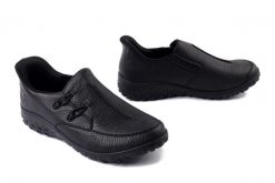 RIEKER 59559-00 black, półbuty damskie. Czarne półbuty damskie Rieker, bez wzorów, bez obcasa, bez zapięcia. Za 379.90 zł.