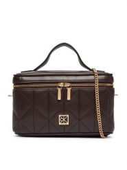 Calvin Klein Torebka Quilted Beauty Case On Chain LV04F1123G Brązowy ciemny. Brązowe kuferki damskie Calvin Klein, bez wzorów, ze skóry, bez dodatków. Za 489.99 zł.