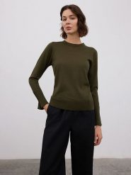 BGN Sweter w kolorze ciemnozielonym rozmiar: 40. Zielone swetry klasyczne damskie BGN, bez kołnierzyka. Za 144.58 zł.