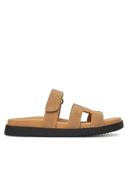 DeeZee Klapki DZ-S1 Beżowy. Brązowe klapki damskie DeeZee, bez wzorów, ze skóry, bez obcasa, bez zapięcia. Za 159.99 zł.