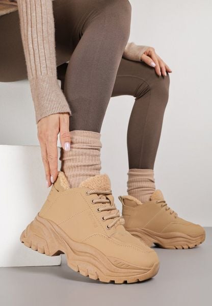 Jasnobrązowe Traperki Sneakersy Vices na Grubej Tłoczonej Platformie Typu Traperki Narrise. Brązowe obuwie sportowe damskie Born2be, z jeansu, bez zapięcia. Za 99.99 zł.