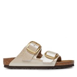 Klapki Birkenstock. Białe klapki damskie Birkenstock, bez wzorów, bez obcasa, bez zapięcia. Za 539.99 zł.
