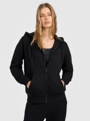 4F Bluza dresowa rozpinana z kapturem damska - czarna XS. Czarne kardigany damskie 4F, uniwersalny, bez wzorów, z dresówki. Za 159.99 zł.