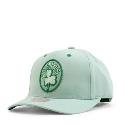 Czapka typu snapback Boston Celtics. Zielone czapki z daszkiem damskie Mitchell & Ness, bez wzorów. Za 186.00 zł.