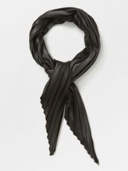 Becksöndergaard Chusta "Laz Plea" w kolorze czarnym - 70 x 70 cm rozmiar: onesize. Czarne chusty damskie Becksöndergaard, bez wzorów, z materiału. Za 86.99 zł.