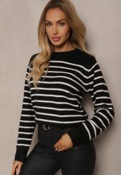 Czarny Casualowy Sweter w Paski o Prostym Kroju Riavelleth. Czarne swetry klasyczne damskie Renee, z jeansu, bez kołnierzyka. Za 129.99 zł.