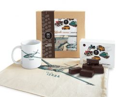 Iskra — paczka (Zawartość paczki: koszulka - torba - kubek - słodycze; Rozmiar koszulki / bluzy: XXL (damska); Kolor koszulki / bluzy: czarny; Rodzaj. Czarne koszulki damskie nikiniki, l, bez wzorów, z bawełny, bez kołnierzyka, bez ramiączek. Za 179.00 zł.