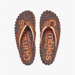Japonki GUMBIES CAIRNS FLIP-FLOPS UNISEX. Brązowe klapki damskie Gumbies, bez wzorów, bez obcasa, bez zapięcia. Za 99.99 zł.