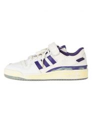 Adidas Skórzane sneakersy "Forum 84 Low Aec" w kolorze białym rozmiar: 44. Białe obuwie sportowe damskie Adidas, bez zapięcia. Za 236.61 zł.