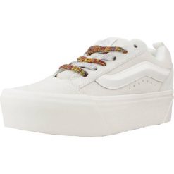 Tenisówki Vans Model Knu Stack Kolor Biały. Białe obuwie sportowe damskie Vans, z tkaniny, bez zapięcia, tenisowe. W wyprzedaży za 454.40 zł.