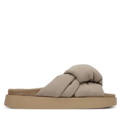 Klapki Inuikii. Brązowe klapki damskie Inuikii, bez wzorów, bez obcasa, bez zapięcia. Za 859.99 zł.