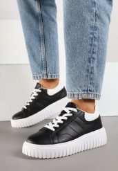 Czarno-Białe Sneakersy na Grubej Tłoczonej Podeszwie Zdivila. Czarne obuwie sportowe damskie Born2be, z jeansu, bez zapięcia. Za 89.99 zł.