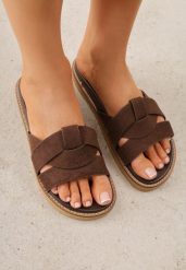 Cienobrązowe Klapki VICES z Przeplatanymi Paskami Anreene. Brązowe klapki damskie Born2be, bez wzorów, bez obcasa, na płaskiej podeszwie, bez zapięcia. Za 89.99 zł.