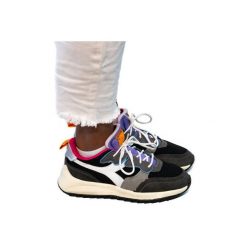 Damskie tenisówki Diadora. Brązowe trampki damskie Diadora, bez wzorów, bez zapięcia. Za 579.99 zł.